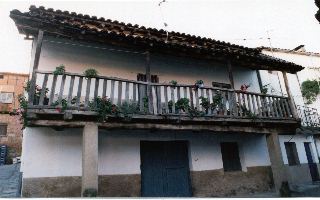 Casa típica de Valdastillas